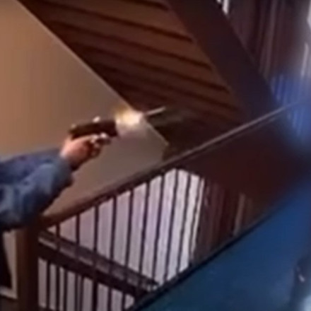 Εκτέλεσε τους γείτονες του γιατί έκαναν φασαρία – Σοκαριστικό βίντεο