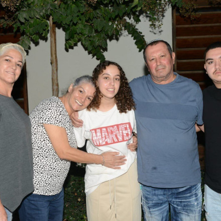 Ισραήλ: Η συγκλονιστική στιγμή που η όμηρος της Χαμάς βλέπει ξανά τη γιαγιά της