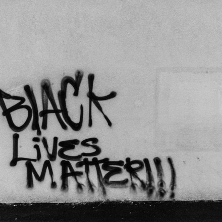 Ο ρατσισμός «φουντώνει» στην Ευρώπη - Τα θλιβερά πρωτεία έχουν Γερμανία, Αυστρία