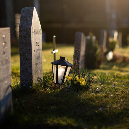 Βανδάλισαν και έκαψαν τάφους Εβραίων στη Βιέννη