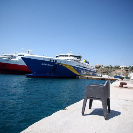 Ραφήνα: 29χρονος παρέσυρε με ΙΧ λιμενικό και συνελήφθη μετά το επεισόδιο στο λιμάνι