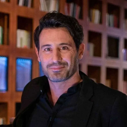 Λευτέρης Ελευθερίου: «Έχω υπάρξει κακοποιητικός σε φίλους, σε σχέσεις, ακόμα και στον ίδιο μου τον εαυτό»