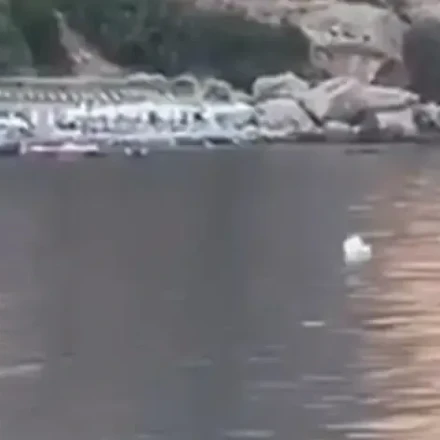 Η μικρή κυρία που καίει καρδιές στο κολπάκι του Λουτρού