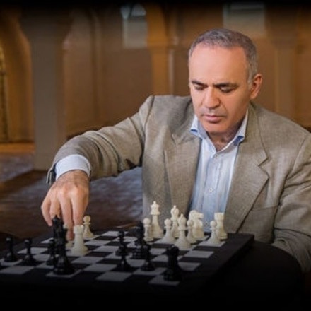 Γκάρι Κασπάροφ: Προειδοποίηση για σχέδιο δολοφονίας – «Οι ζωές μας βρίσκονται σε κίνδυνο»