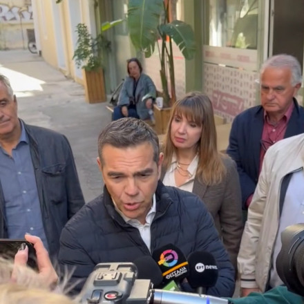 Τσίπρας από τον Βόλο: «Υπ’ αριθμόν ένα παράγοντας αποσταθεροποίησης ο Μητσοτάκης»