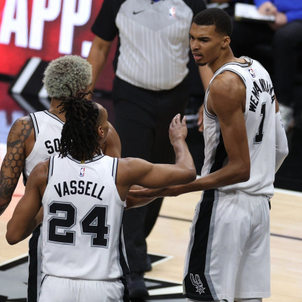 Όλες οι φάσεις από την εξωπραγματική εμφάνιση του Γουενμπανιάμα