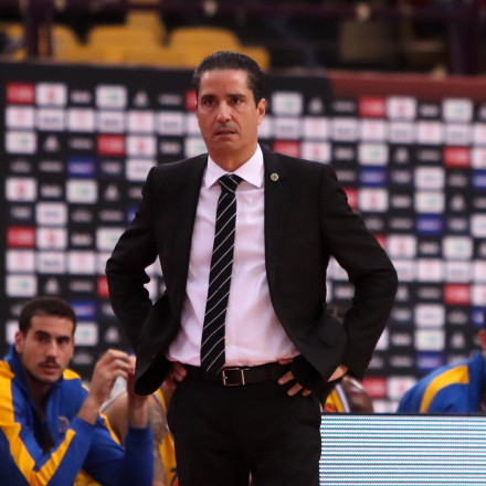 Ο... πρωτάρης Σφαιρόπουλος στο «Μαρακανά» για το Ερυθρός Αστέρας - Λειψία