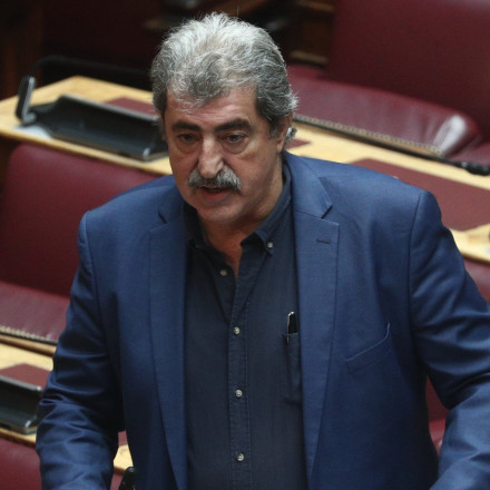 Οργή Πολάκη για την εκδήλωση Σημίτη: «Κόψτε τα fake news!»