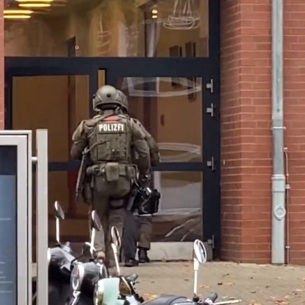 Αμβούργο: Οπλισμένοι μαθητές εισέβαλαν σε σχολείο - Όμηρος μια δασκάλα