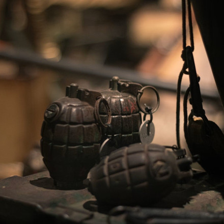 Ταγματάρχης για κλάματα: Του έκαναν δώρο χειροβομβίδα και σκοτώθηκε