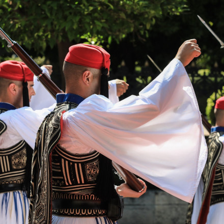Κόντρα Πλεύρη - Καραμέρου για Ισραήλ και... Άγνωστο Στρατιώτη