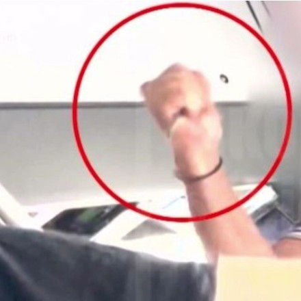 ΚΤΕΛ Αττικής: Οδηγός λεωφορείου επιτέθηκε με κατσαβίδι σε επιβάτη - Δείτε βίντεο