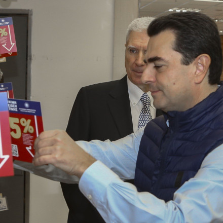 1.100 τα προϊόντα με μόνιμη μείωση τιμής - «Η μάχη με την ακρίβεια συνεχίζεται»