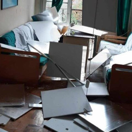 Εικόνες ντροπής στα Νοσοκομεία - Γιατί έπεσε η οροφή στο Γ.Ν.«Άγιος Δημήτριος»