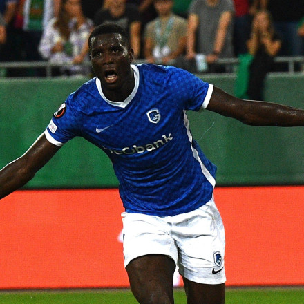 Ο Ονουάτσου «ντύθηκε» Ζιρού και έβαλε απ' τα καλύτερα γκολ της χρονιάς