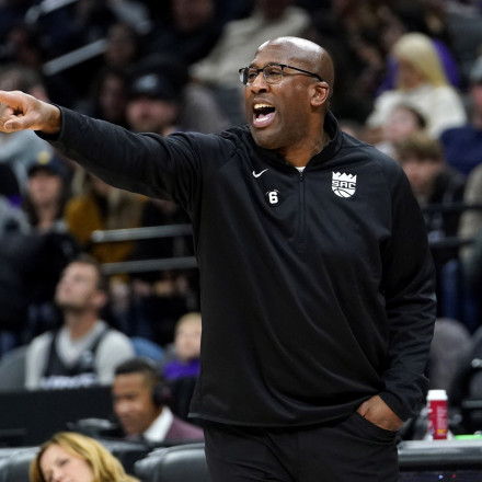 Μάικ Μπράουν για Βεζένκοβ: «Ο ουρανός είναι το ταβάνι του»