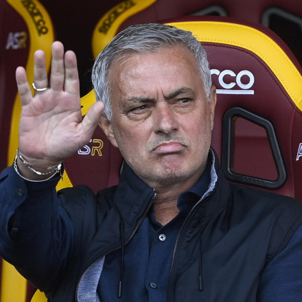 Μουρίνιο: «Ο Πέδρο βουτάει φανταστικά, θα μπορούσε να είναι και κολυμβητής!»