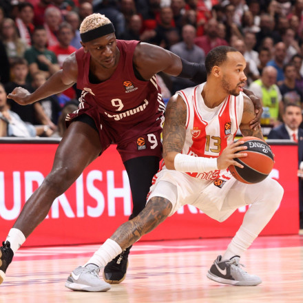 Σπόντα Νέιπιερ στον Μεσίνα: «Σταματήστε να λέτε ψέματα στους οπαδούς»