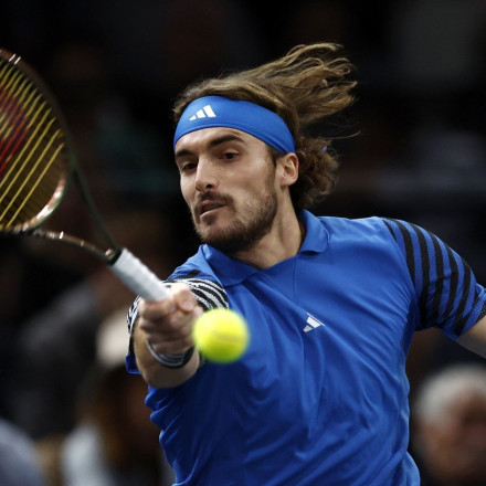 Τέλος τα ATP Finals για Τσιτσιπά - Τραυματίστηκε και εγκατέλειψε το ματς με Ρούνε