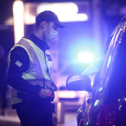 Θεσσαλονίκη: Χειροπέδες σε νεαρό οδηγό που τραυμάτισε δύο πεζούς οδηγώντας επικίνδυνα