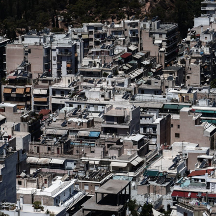 «Στο ψυγείο» οι παρεμβάσεις: Το 2025 αλλαγές στις αντικειμενικές αξίες ακινήτων