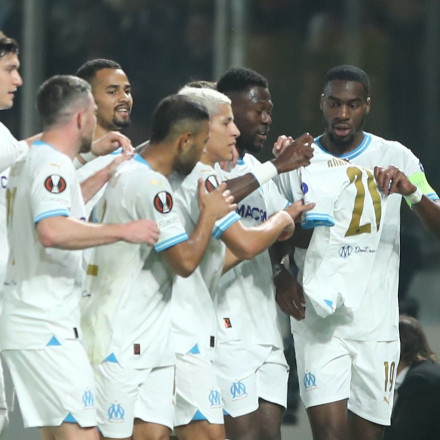 ΑΕΚ - Μαρσέιγ 0-1: Ο Μπεμπά άνοιξε το σκορ με καρφωτή κεφαλιά