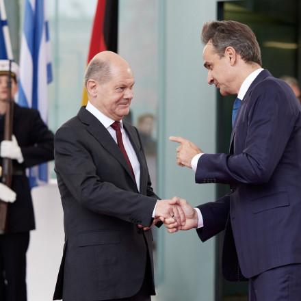 Σόλτς: Μητσοτάκης «über alles» πριν από το ραντεβού με Ερντογάν