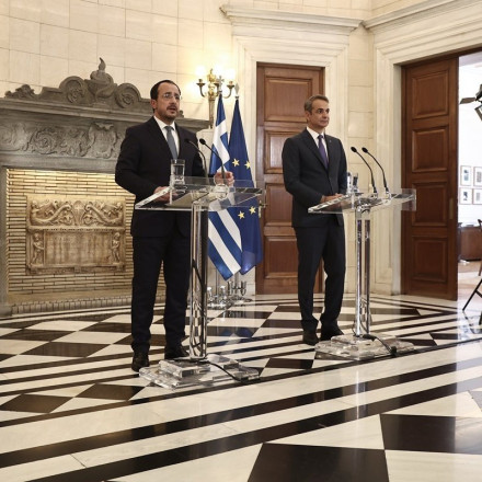 Μηνύματα στην Άγκυρα από Μητσοτάκη - Χριστοδουλίδη σε κοινές δηλώσεις τους