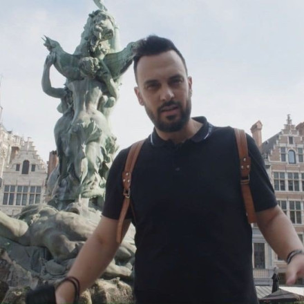 Action 24: Το «Εεε Ρε Κόσμε» μας ξεναγεί στο Δημαρχείο της Μπρυζ