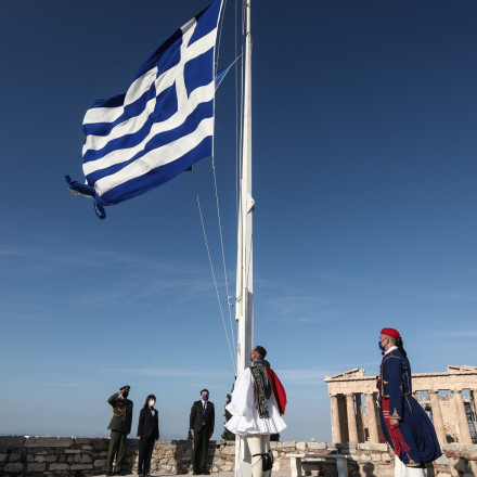 Ημέρα Ενόπλων Δυνάμεων: Η έπαρση της σημαίας στην Ακρόπολη