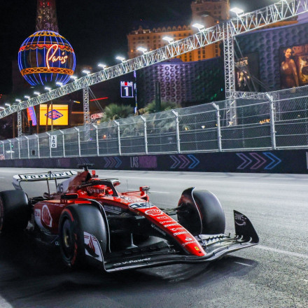 Η Ferrari πέτυχε... BlackJack στο Λας Βέγκας, ο Λεκλέρ πήρε την Pole Position