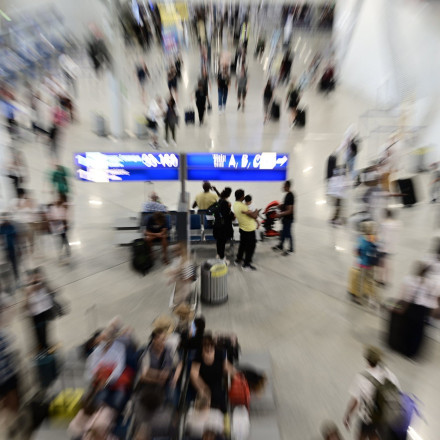 Σημαντικές καθυστερήσεις και ταλαιπωρία στο «Ελευθέριος Βενιζέλος»