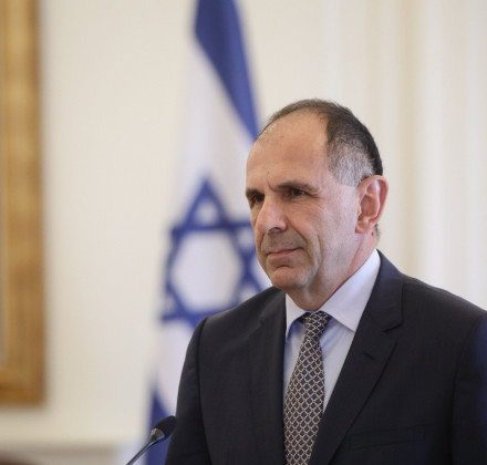 Σε ρόλο μεσολαβητή η Αθήνα: Γεραπετρίτης σε Ραμάλα και Ιερουσαλήμ Σε ρόλο μεσολαβητή η Αθήνα: Γεραπετρίτης σε Ραμάλα και Ιερουσαλήμ