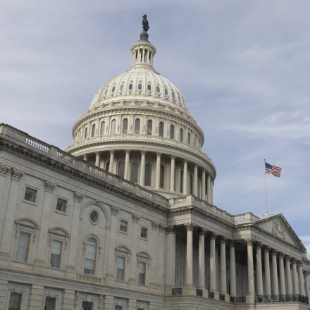 «Ανέπνευσαν» στις ΗΠΑ: Αποτράπηκε το προεκλογικό shutdown από το Κογκρέσο