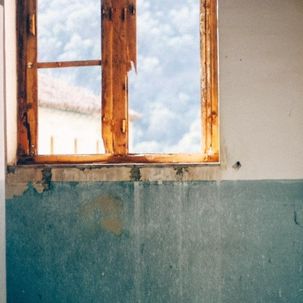 Παίκτρια talent show ήταν νεκρή 4 μέρες στο σπίτι της υπό άθλιες συνθήκες