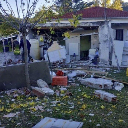 Τρίκαλα: Γκρεμίστηκε το σπίτι ηλικιωμένου από έκρηξη