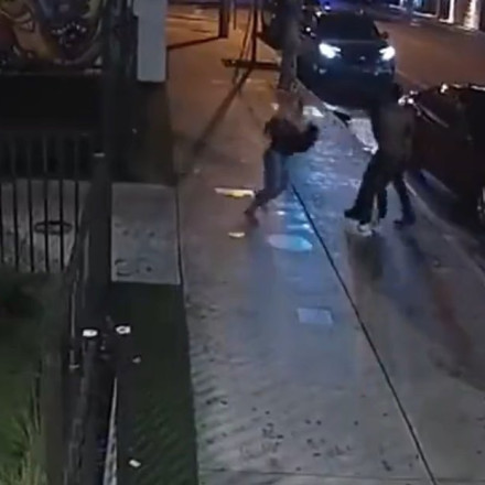 Βίντεο σοκ: Ράπερ πυροβολεί και σκοτώνει τον μάνατζέρ της στη μέση του δρόμου