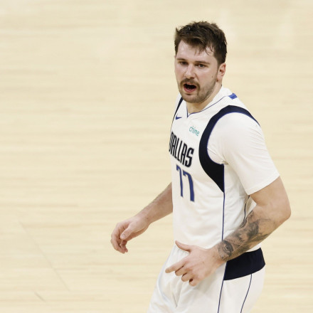 Πρόκριση για Κινγκς με... θετικό Βεζένκοφ, ο Ντόντσιτς δεν αστειεύεται!