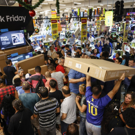 Black Friday: Χαμός στο Σάο Πάολο για μια... τηλεόραση