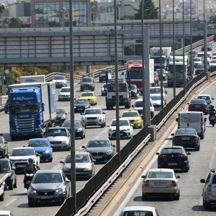 Κίνηση τώρα: Σύγκρουση 5 οχημάτων στον Κηφισό - Απροσπέλαστη η κάθοδος