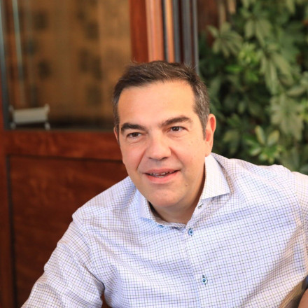 Η αντίδραση του Αλέξη Τσίπρα για τις αποχωρήσεις: «Στρατηγικό λάθος»