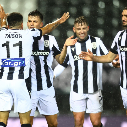 «Ψυχρή» υποδοχή σε Πάμπλο Γκαρσία, με πολύ κρύο και... πεντάρα από τον ΠΑΟΚ!