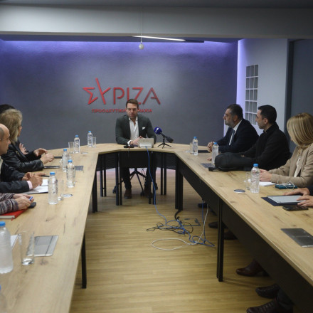 Κασσελάκης: Συναντήθηκε με νοσοκομειακούς γιατρούς - Σχέδιο ΣΥΡΙΖΑ για την Υγεία