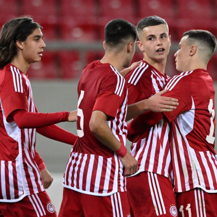 U19 Ολυμπιακός - Καμπάλα 4-0: «Πέταξαν» με τεσσάρα στα play off του Youth League