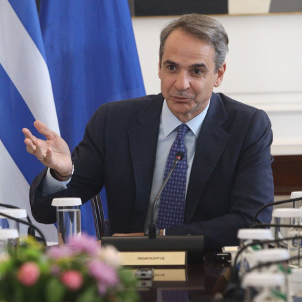 Σε εξέλιξη η σύσκεψη για την οπαδικη βία στο Μαξίμου - Όλα τα σενάρια