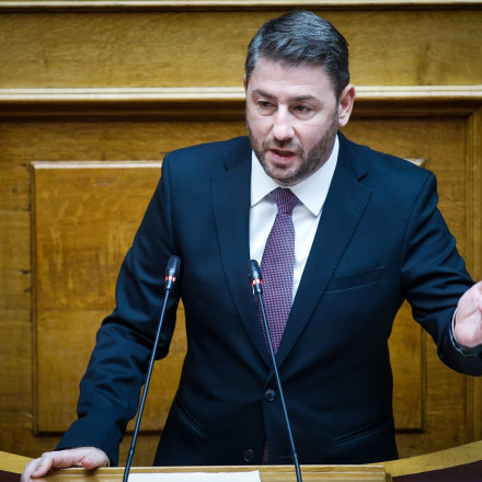 «Κοροϊδία η Εξεταστική για τα Τέμπη»: Σφοδρή επίθεση Ανδρουλάκη κατά ΝΔ και ΚΚΕ