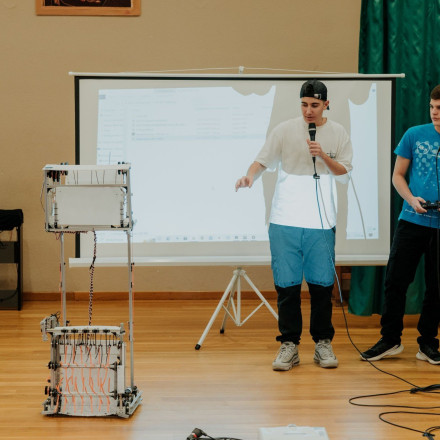 «Μικροί Επιστήμονες στο Δήμο Αριστοτέλη» συναντούν την Εθνική Ομάδα Ρομποτικής