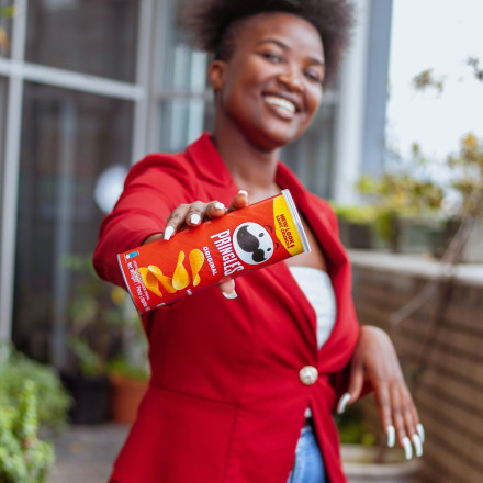 Γνωρίζατε ότι υπάρχει σωστός τρόπος για να φάτε Pringles;