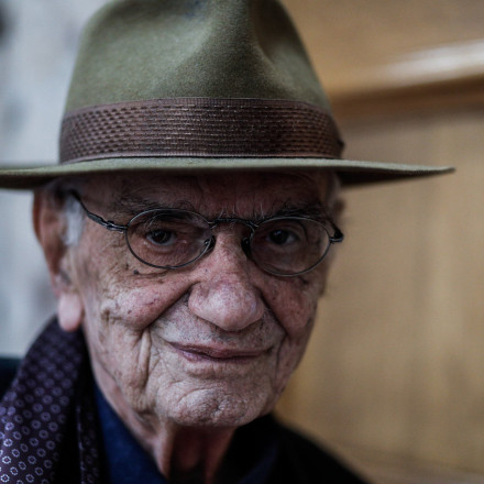 Πόλεμος τιμών στην τηλεφωνία, οι ψηφιακές μπίζνες για το Κτηματολόγιο