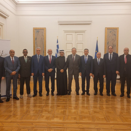 Γεραπετρίτης σε Άραβες πρέσβεις: «Τηρούμε μία στάση αρχής στο Μεσανατολικό»